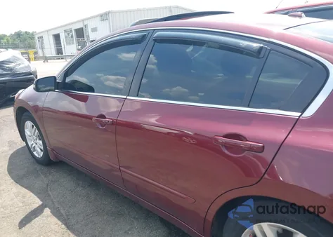 2010 Nissan Altima 2.5 S z USA, uszkodzony, nr VIN 1N4AL2AP5AC167124